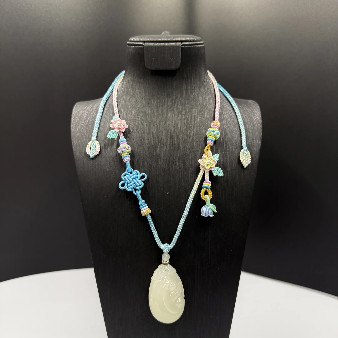 壹屿珠宝 22043 和田玉如意颈饰