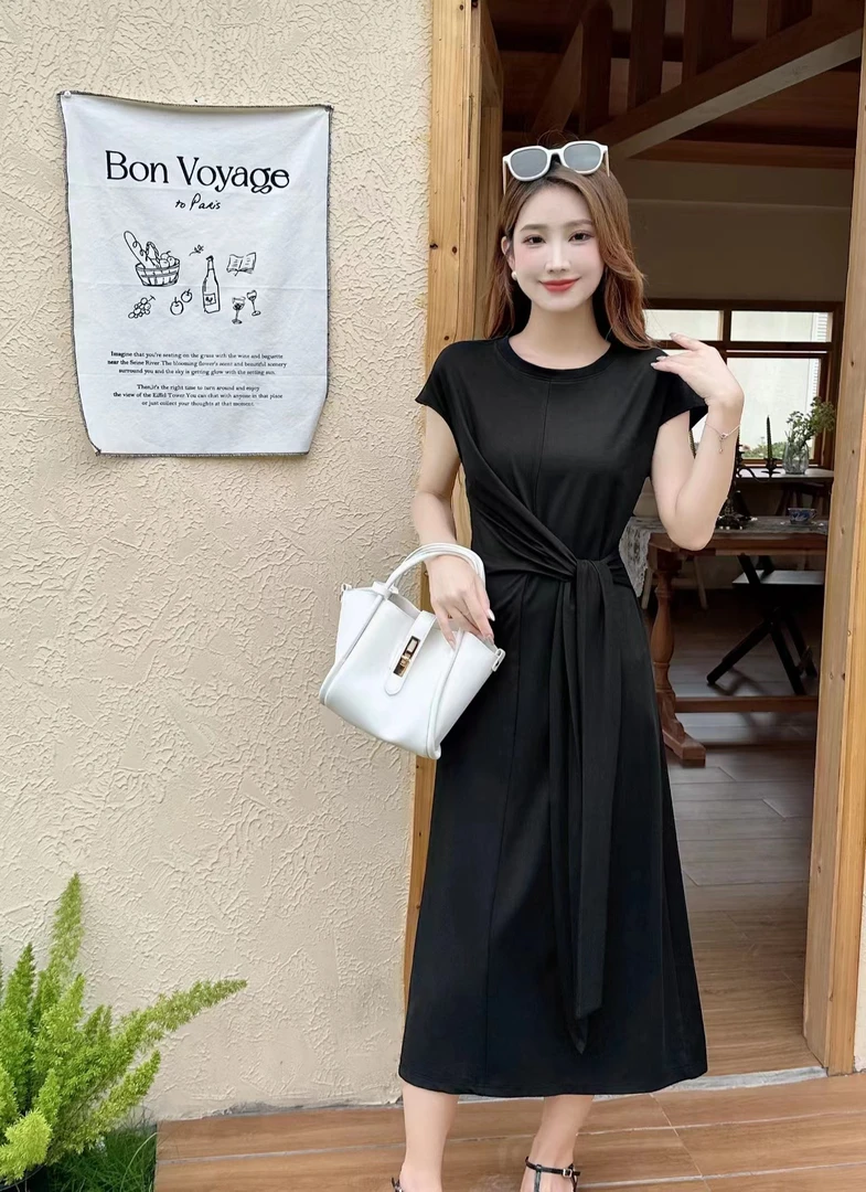 115 品牌 大版女装简洁连衣裙(绑带）后妈长款连衣裙