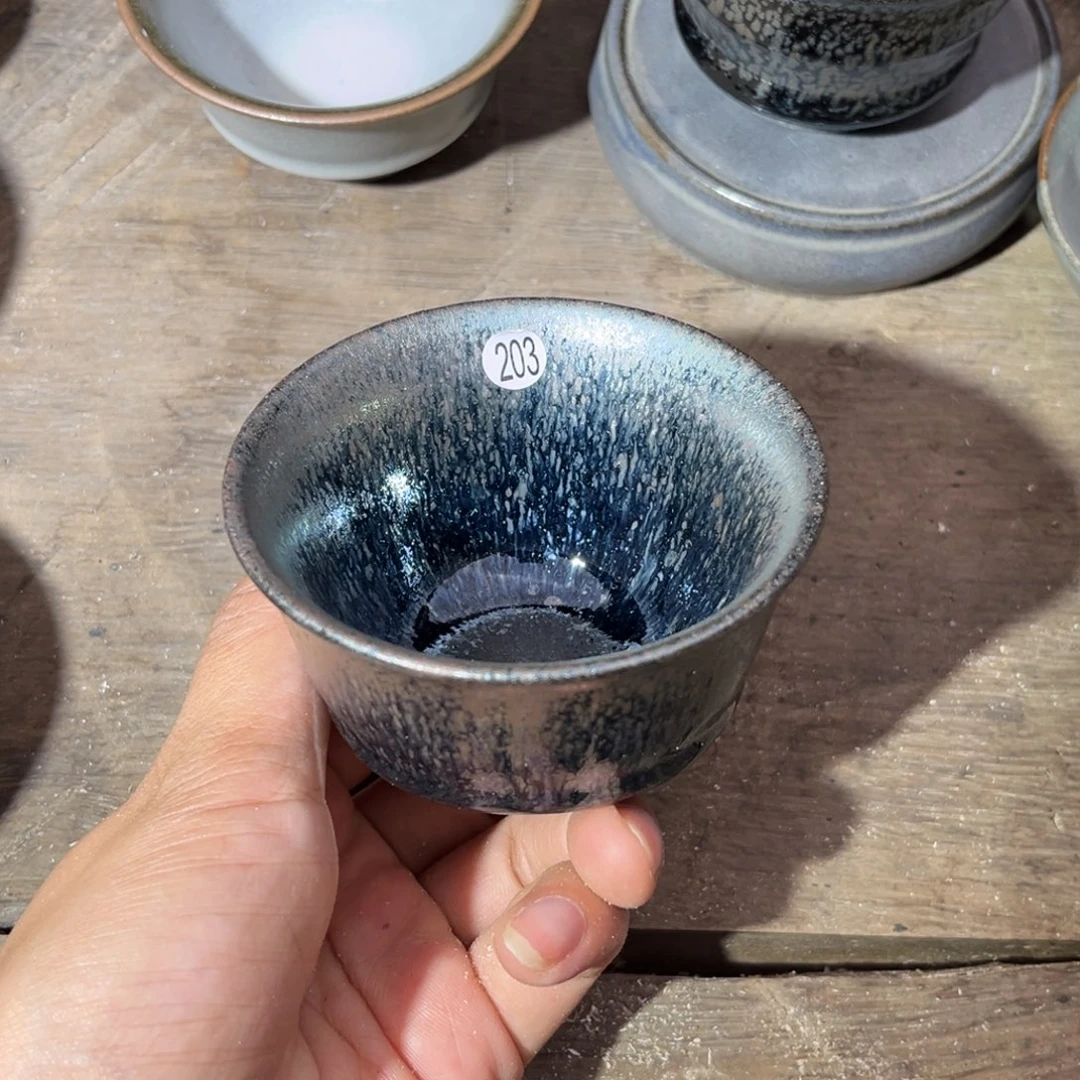 茶盏义兴龙窑坚持真柴烧微