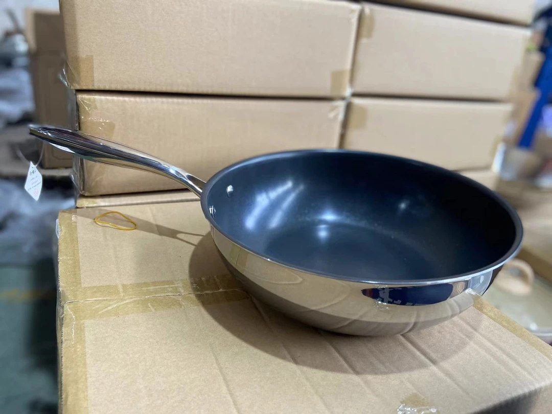 【胖哥粉丝专属】26-28内黑外亮面家用炒锅加盖