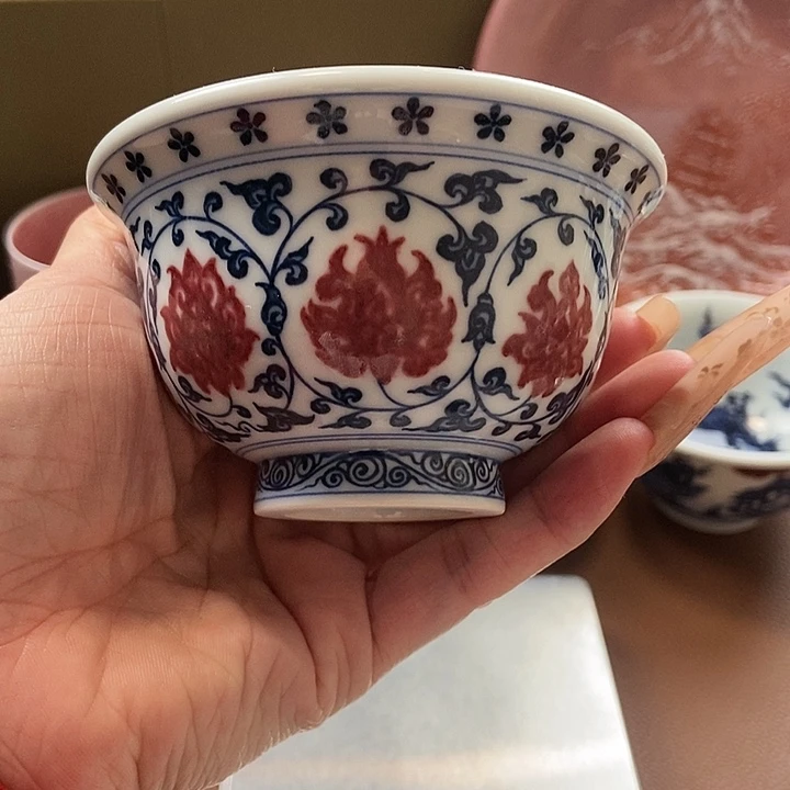 阳春白雪青花釉里红缠枝莲压手杯