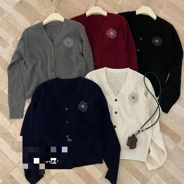 欧洲站2024秋季新款羊毛开衫小雏菊刺绣单排扣V领软糯百搭针织衫