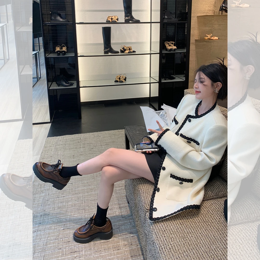 【IUIU ONLINE 10/15 10点上新95折】花泥熊猫50羊毛大小姐外套