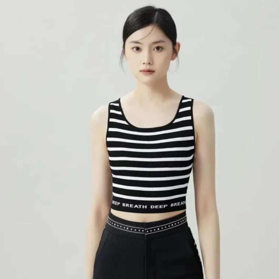 阿玛施AMASS新款简约款时尚短款字母针织背心打底女5399591尤莱特