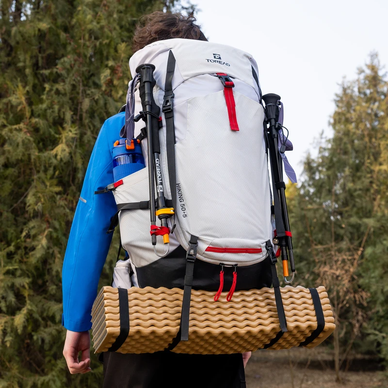 探路者背包50L大容量户外运动防水徒步登山包透气耐磨旅行双肩包