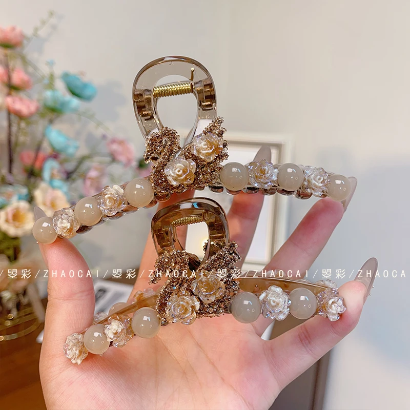 【优雅天鹅】玫瑰珠珠大抓夹气质时尚百搭后脑勺盘发鲨鱼夹发饰发夹
