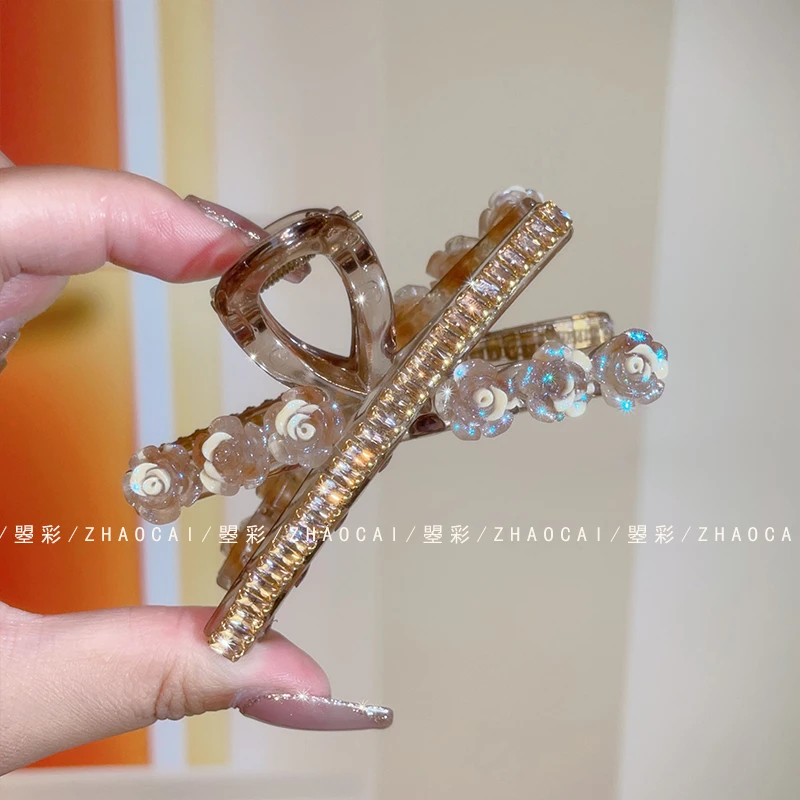 新款玫瑰猫眼闪钻X型8公分中号抓夹气质轻奢韩版后脑勺盘发鲨鱼夹