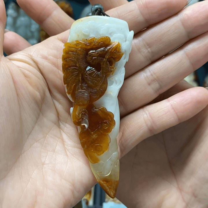 蛇纹石玉挂件未镶嵌