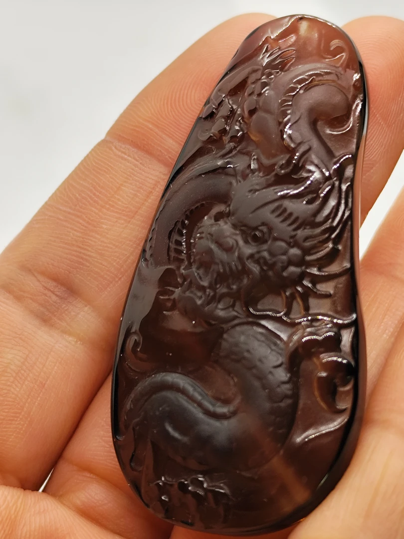 天然茶水晶随形龙牌吊坠，晶体干净，58*28*11mm,重量28克