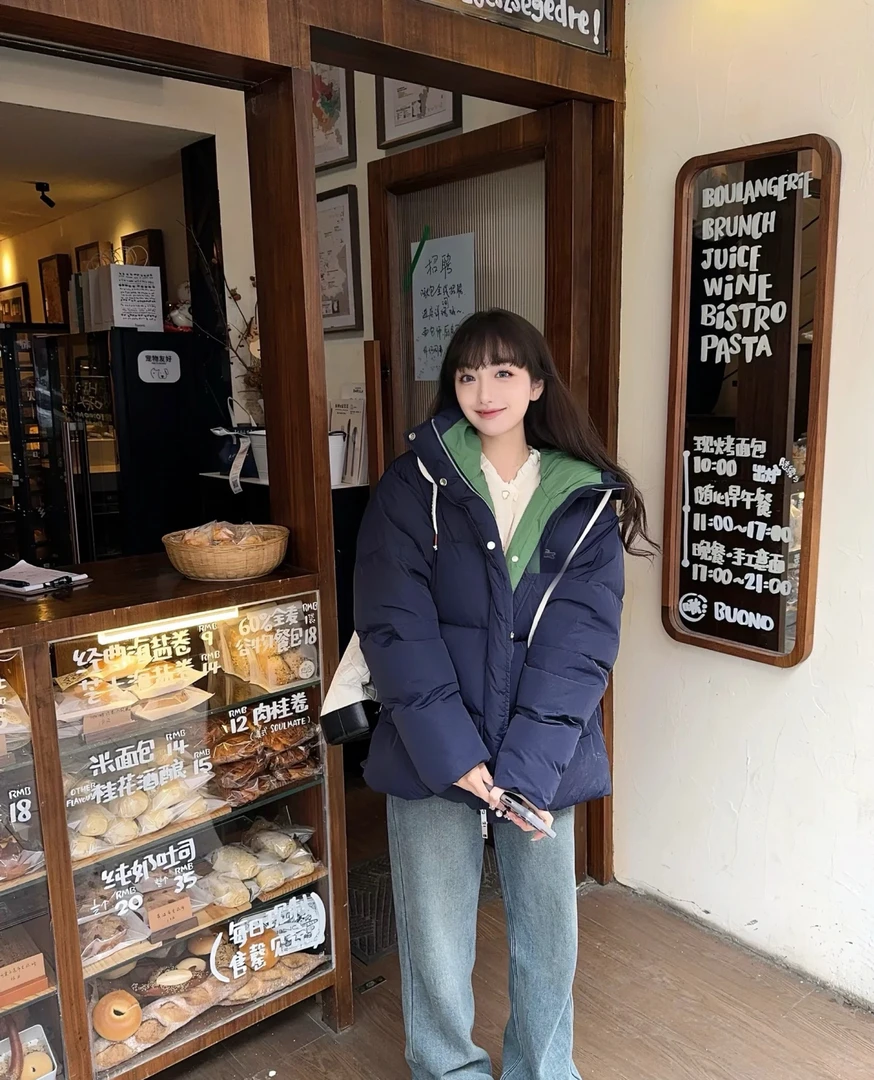 2023冬新款羽绒服女短款面包服时尚小众洋气连帽加厚宽松白鸭绒潮