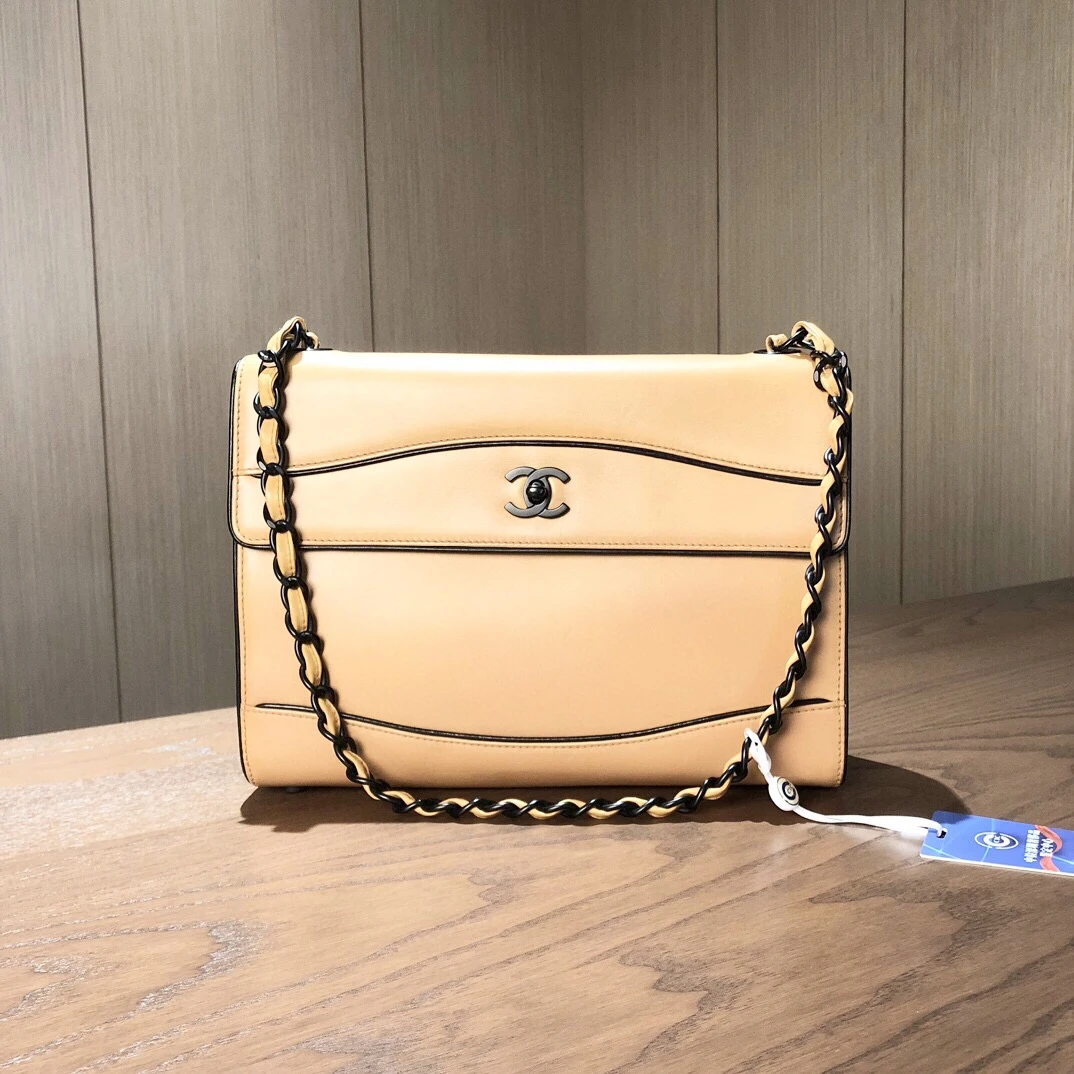 99新 Chanel/香奈儿 Chanel香奈儿 牛皮盒子包 6开 尺寸27x19 rq