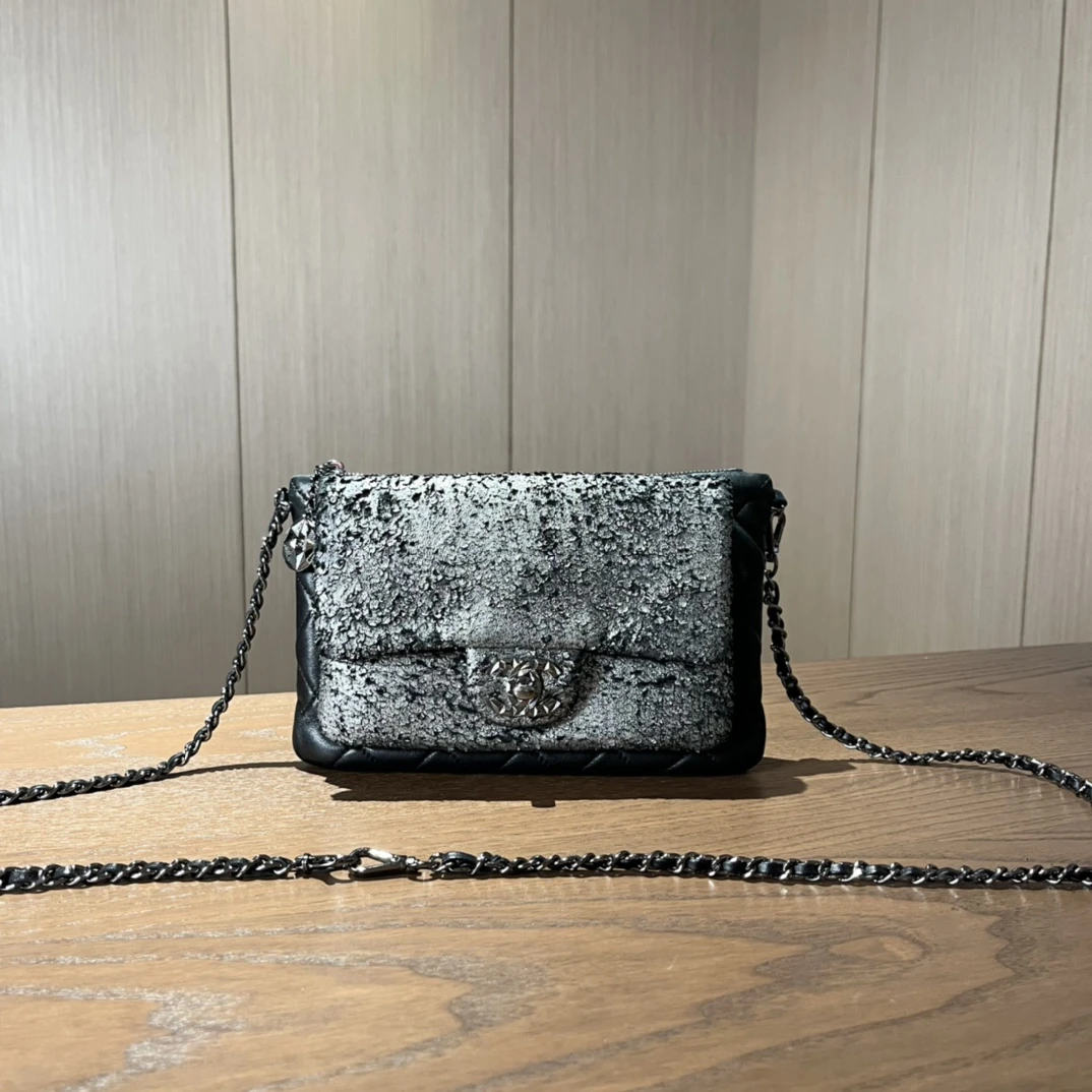 99新  CHANEL香奈儿 限量镶嵌银色拼皮链条单肩包 17开 21×13 rq