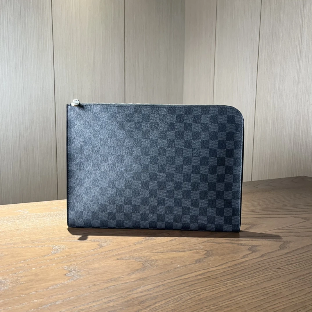 99新  LV路易威登 棋盘格手拿包 尺寸35×25 dr