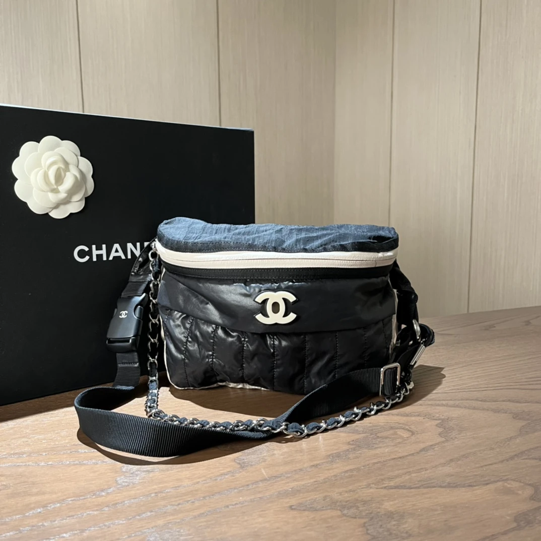 99新 Chanel/香奈儿 双C胸包腰包 27开 尺寸20×15 rq