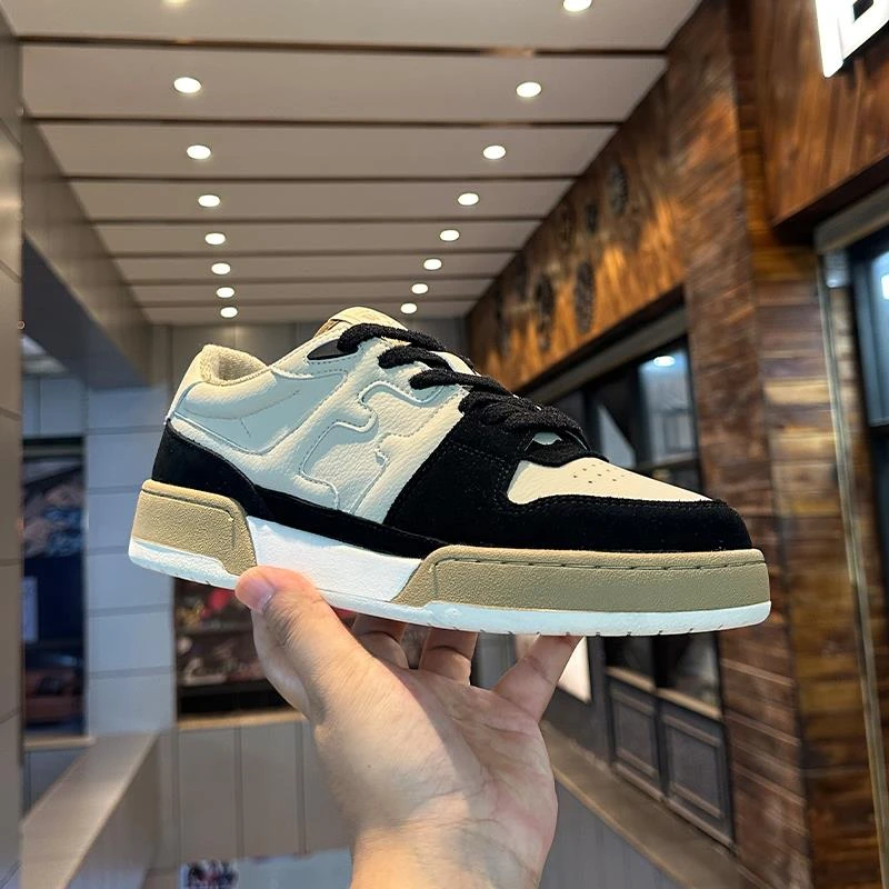 潮牌板鞋男2023新款拼色舒适皮面软底轻质增高欧货轻奢运动休闲鞋