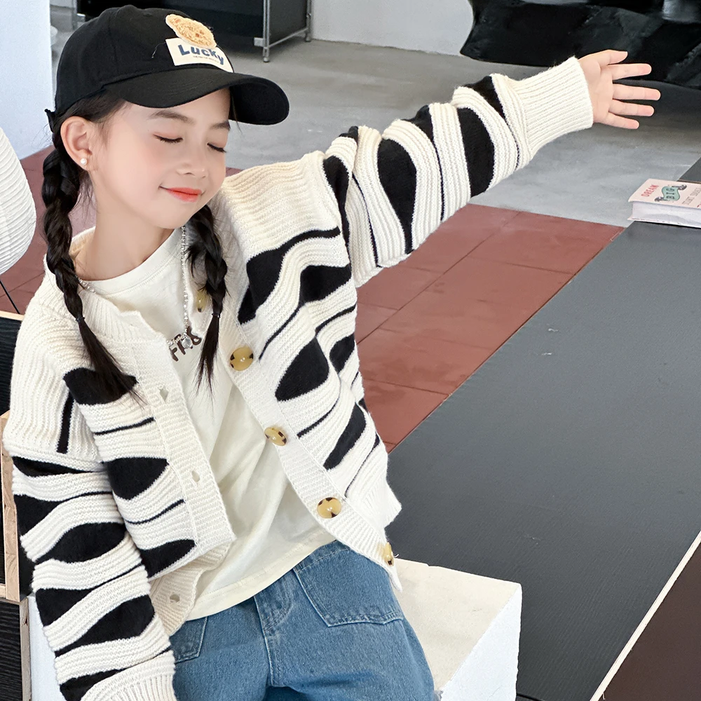 2024秋季儿童新款洋气时尚奶系波浪针织外套小香风大童秋冬3289