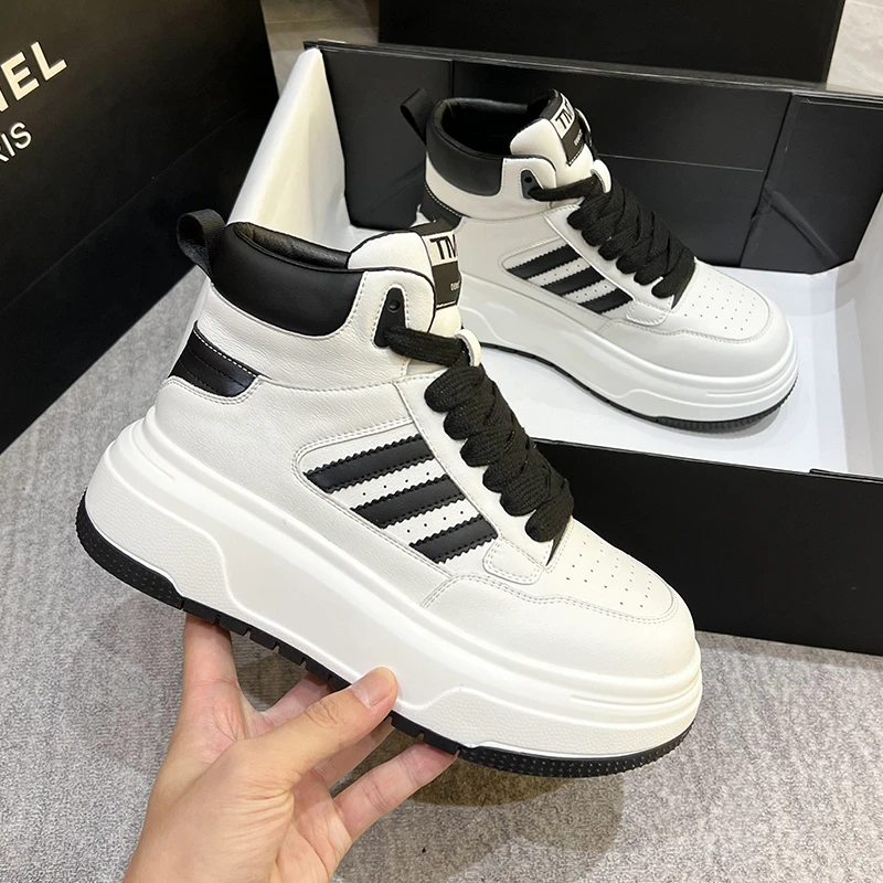 高帮小白鞋女2025秋季新款厚底松糕鞋子时尚休闲板鞋运动百搭短靴