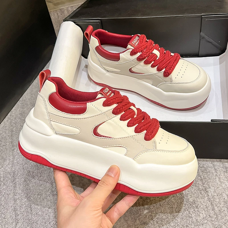 厚底小白鞋女2024秋季新款时尚休闲板鞋学生百搭单鞋增高松糕女鞋