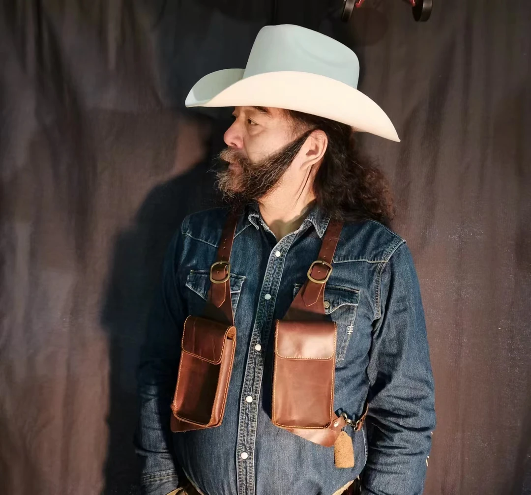 ELS.JKC品牌，俄款纯手工创意实用型复古甩纹胸包马甲