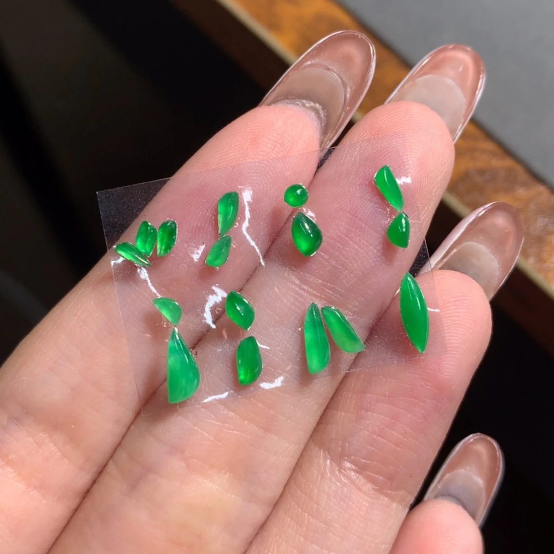 【闪购商品】翡翠颈饰未镶嵌随行 栗子