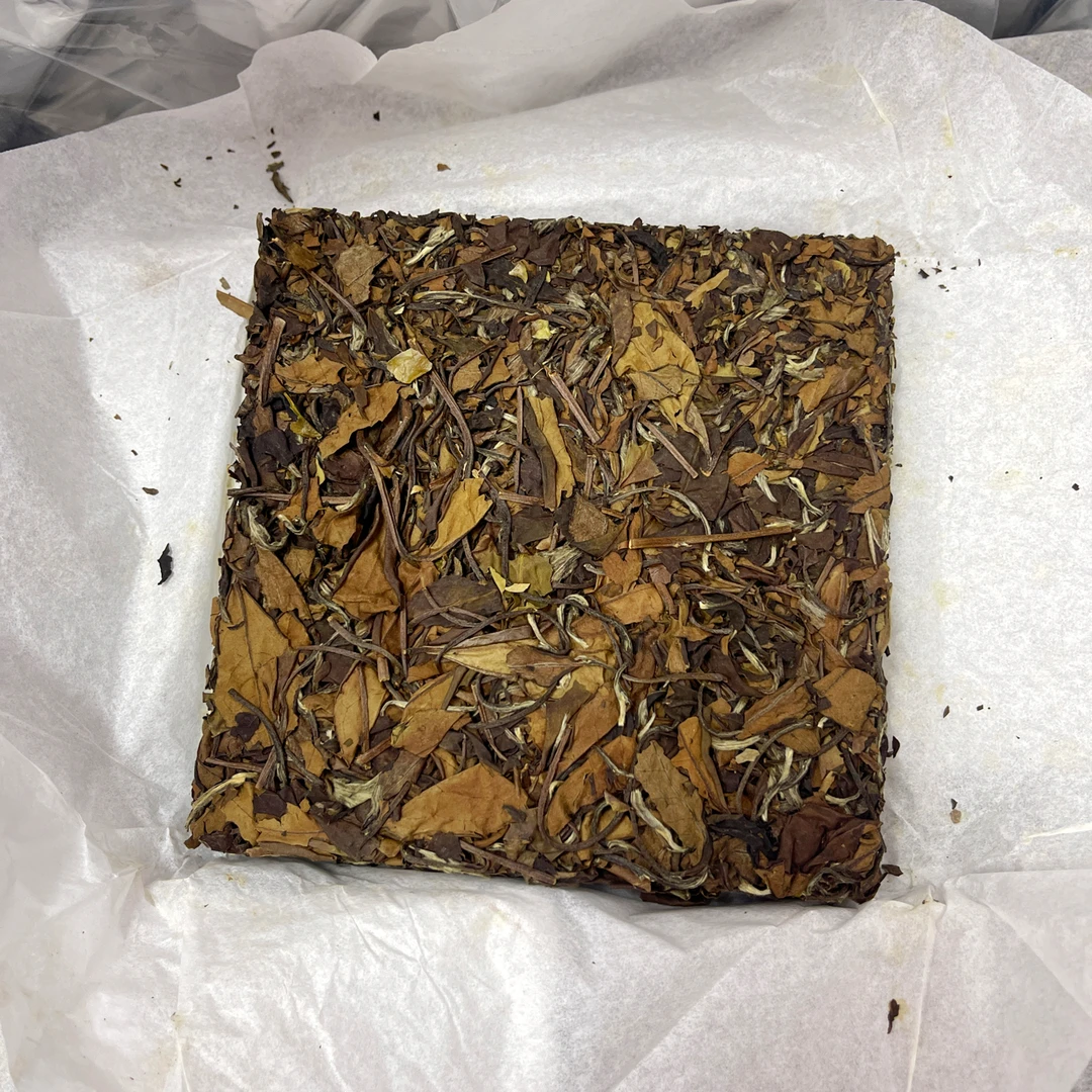 福鼎老白茶松压方砖2017福鼎白茶磻溪高山茶/150g