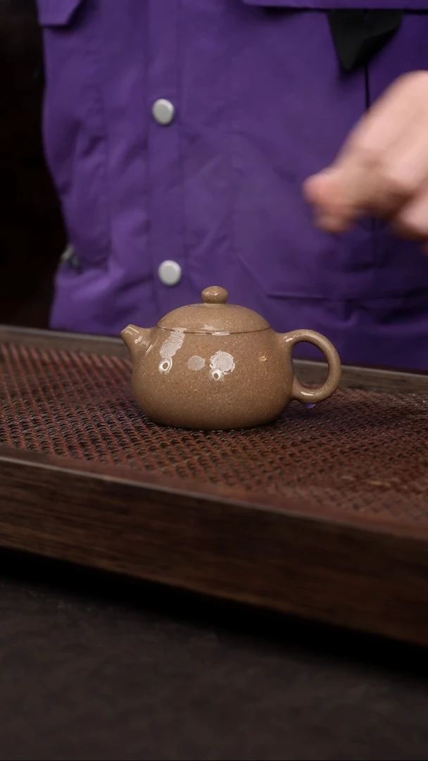 【闪购商品】紫砂茶壶芝麻绿刻绘西施