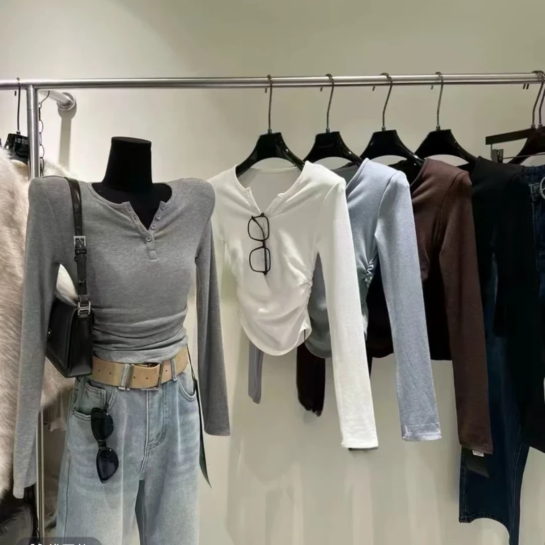 2024秋冬磨毛新款韩版洋气设计感纽扣纯色修身显瘦长袖T恤女上衣