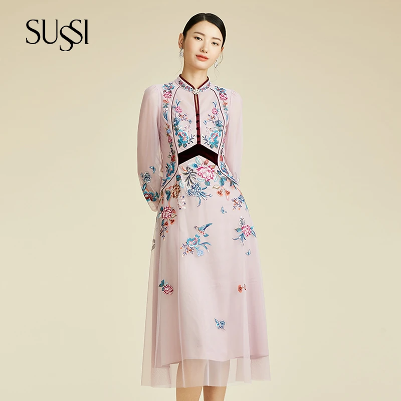 SUSSI/古色秋季新品商场同款粉色刺绣旗袍立领泡泡长袖连衣裙女