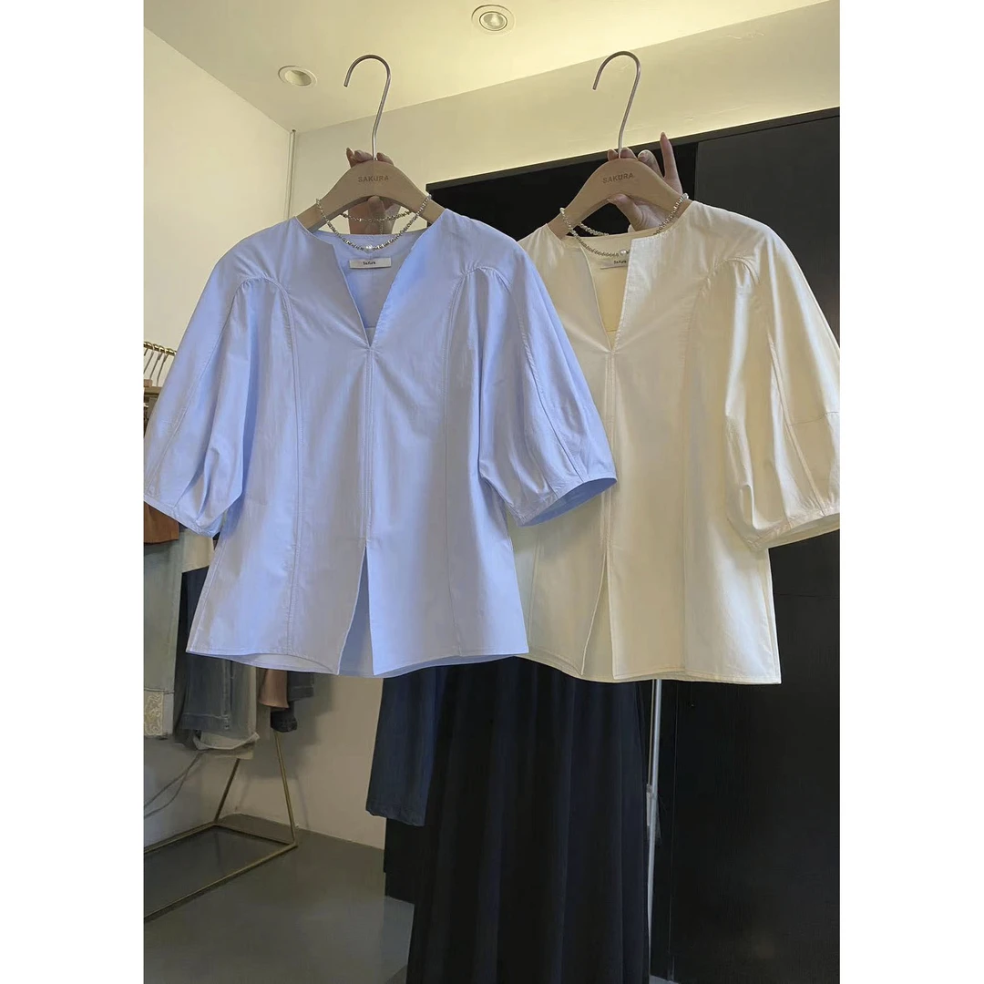 璎婲sᴀᴋᴜʀᴀ【艺术画廊】岚法式高级感立体剪裁V领洋气纯色短袖衬衫