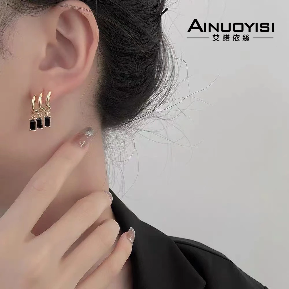 铜合金合成锆石耳饰 黑色流苏耳环秋冬2023年新款女潮小众设计款