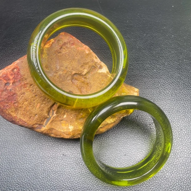 TX017稀世珍宝海漂料剑龙树龙血树脂化石手镯首饰