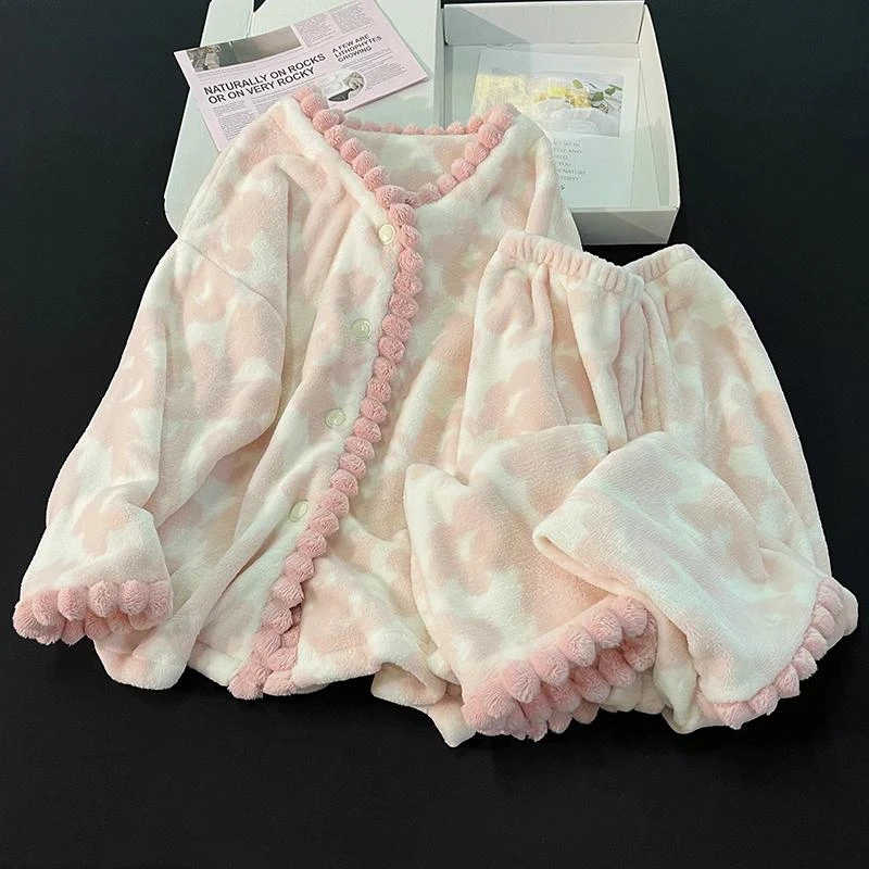 甜美花朵睡衣女新款冬季珊瑚绒双面加绒保暖公主风开衫家居服套装