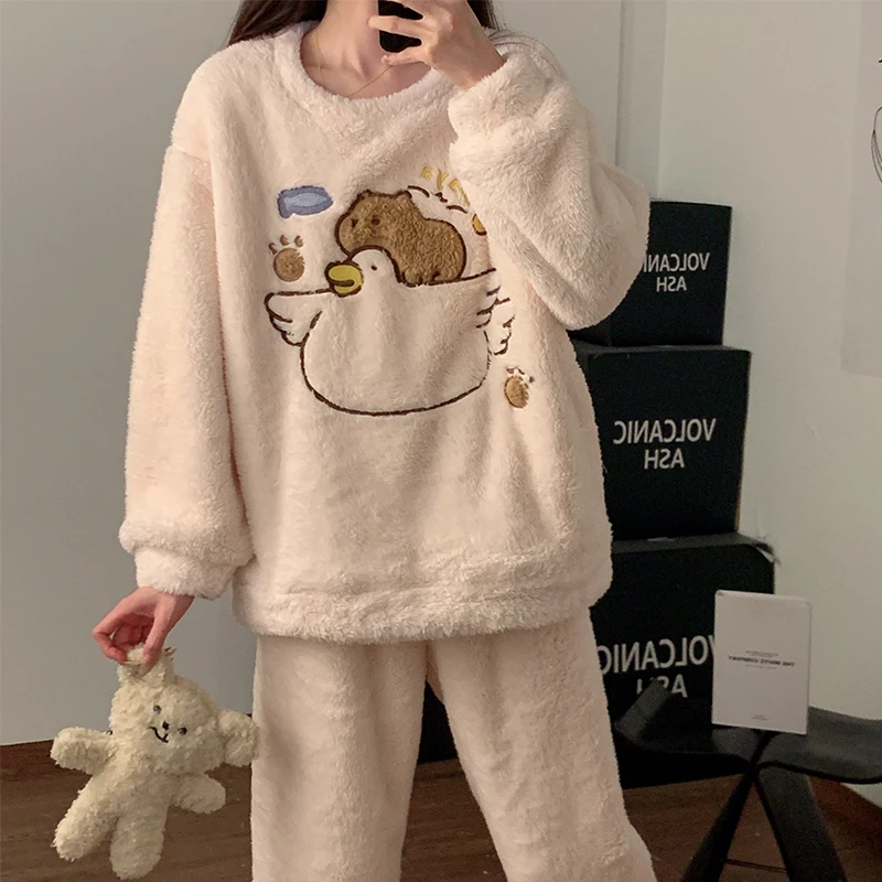 2024年冬季新款珊瑚绒睡衣女加绒加厚保暖可爱学生宽松家居服套装