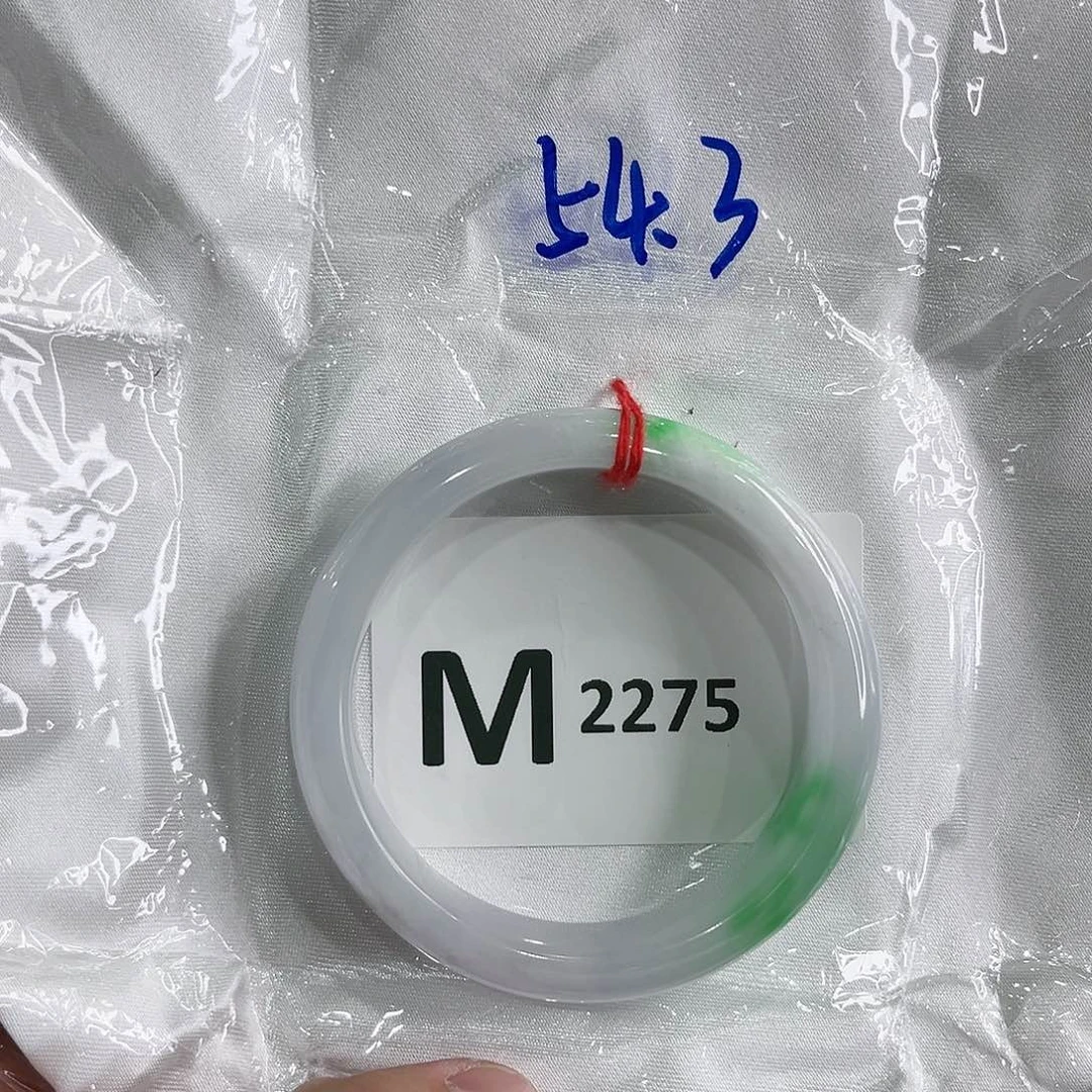 翡翠手镯未镶嵌手镯