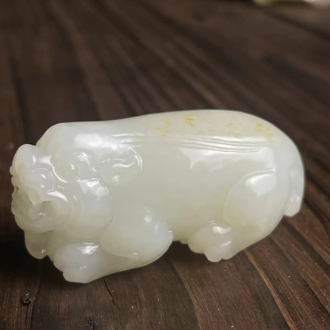 和田玉洒金皮籽料貔貅