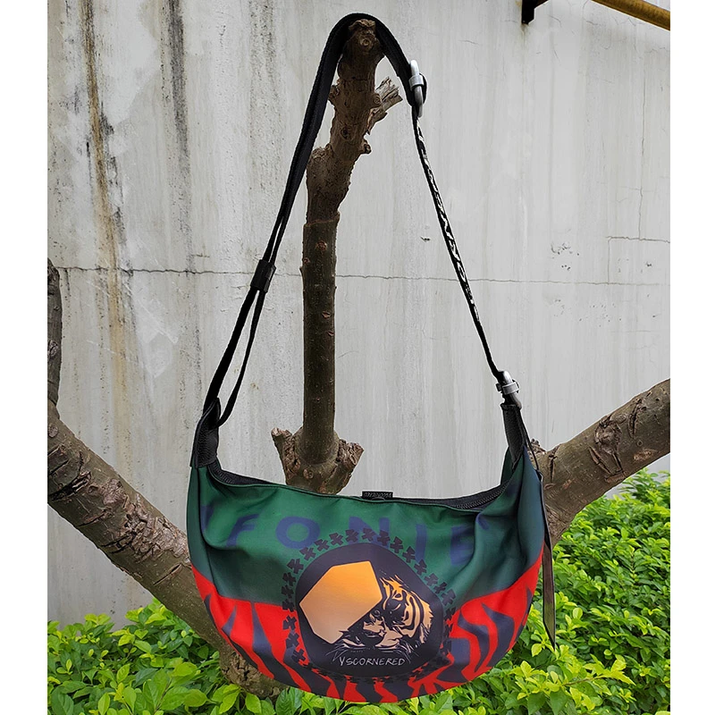 YSCORNERED/独眼虎肩包品牌月牙包单肩斜挎百搭潮复古ins时尚休闲