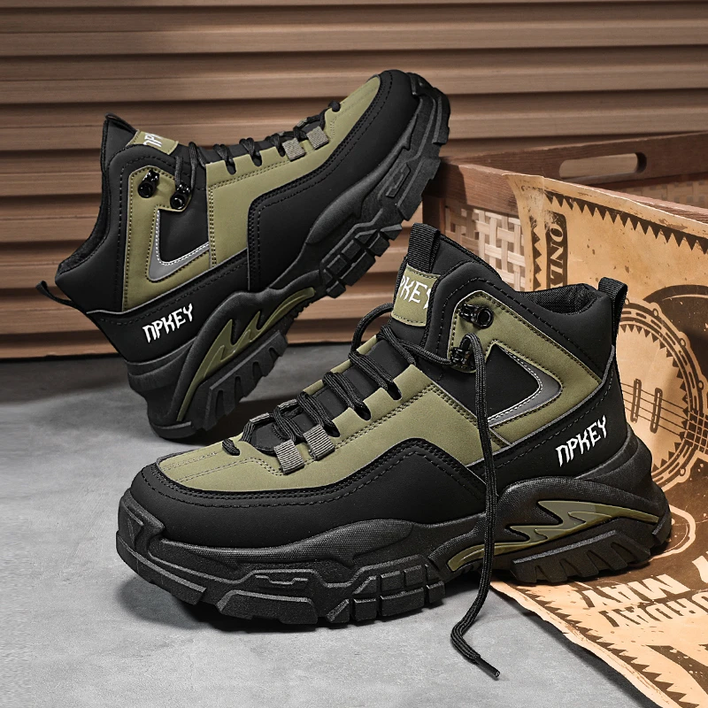 劳保男鞋秋季工地干活防滑耐磨户外登山休闲运动增高黑色马丁靴子