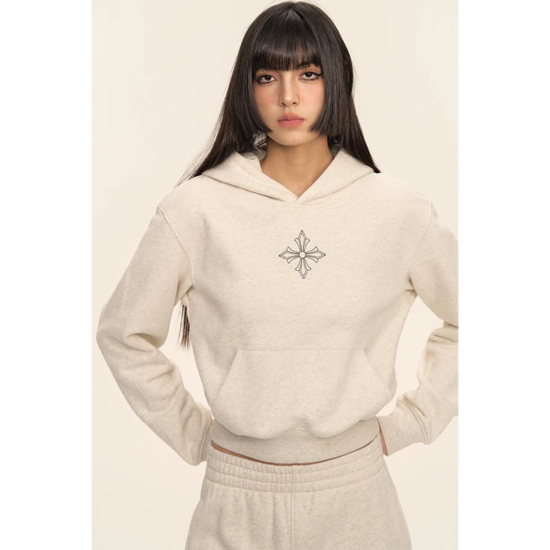 CLIMAX VISION十字花刺绣短款辣妹连帽卫衣女款显瘦露腰短帽衫