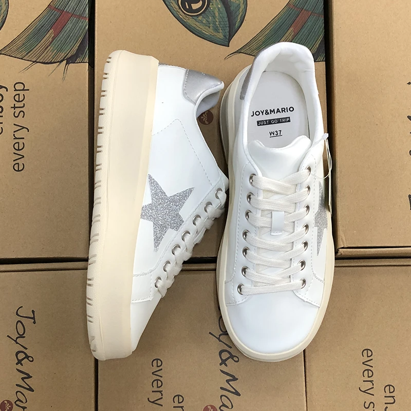 J&M/快乐玛丽白色休闲鞋时尚百搭夏季潮流厚底经典板鞋83520W