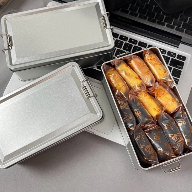 凤梨酥铁盒装伴手礼盒子怀旧礼物零食送礼品早餐代餐糕点