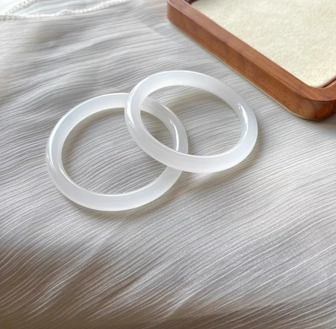 冰冰透透白月光疆玉手镯