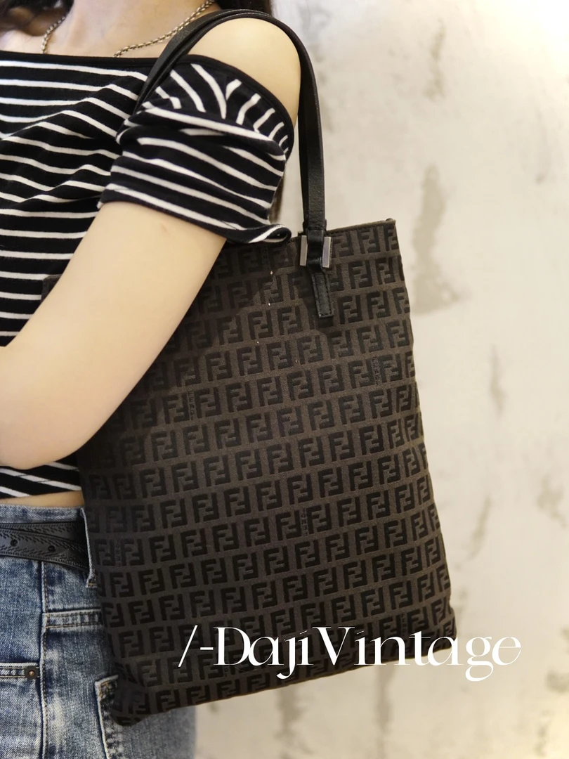 95新 FENDI/芬迪 大吉中古/Fendi黑老花琴谱手提包