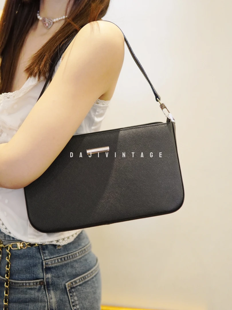 95新 BURBERRY/博柏利 大吉中古/博柏利黑色法棍腋下单肩包