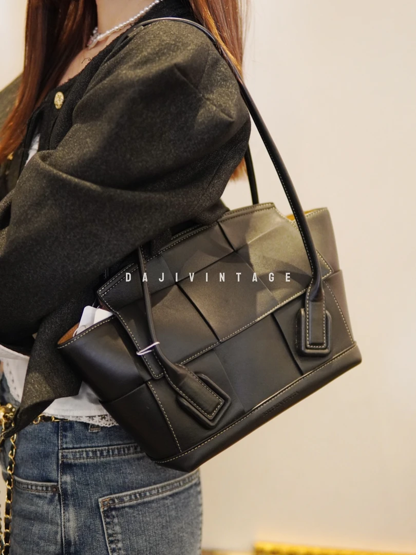 95新 BOTTEGA VENETA/葆蝶家 大吉中古/BV葆蝶家弓弩包单肩包