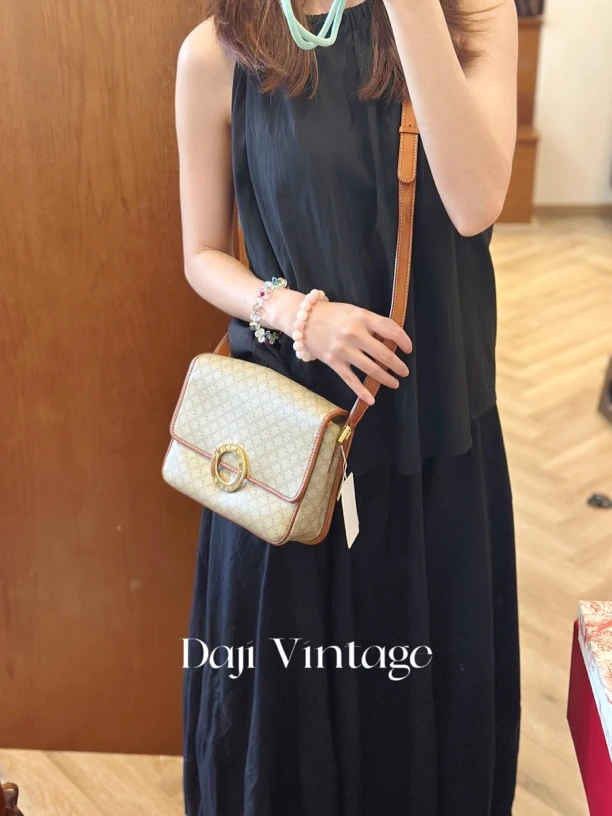 95新 Celine/思琳 大吉中古/CELINE瑟琳金扣老花豆腐斜挎包