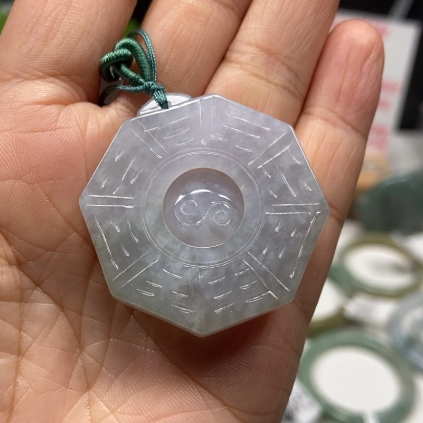 【闪购商品】翡翠颈饰未镶嵌晚*?