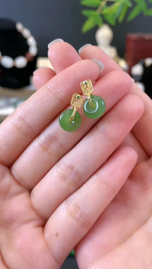 【闪购商品】和田玉耳钉银S925镶嵌碧玉耳钉（多样性发货）