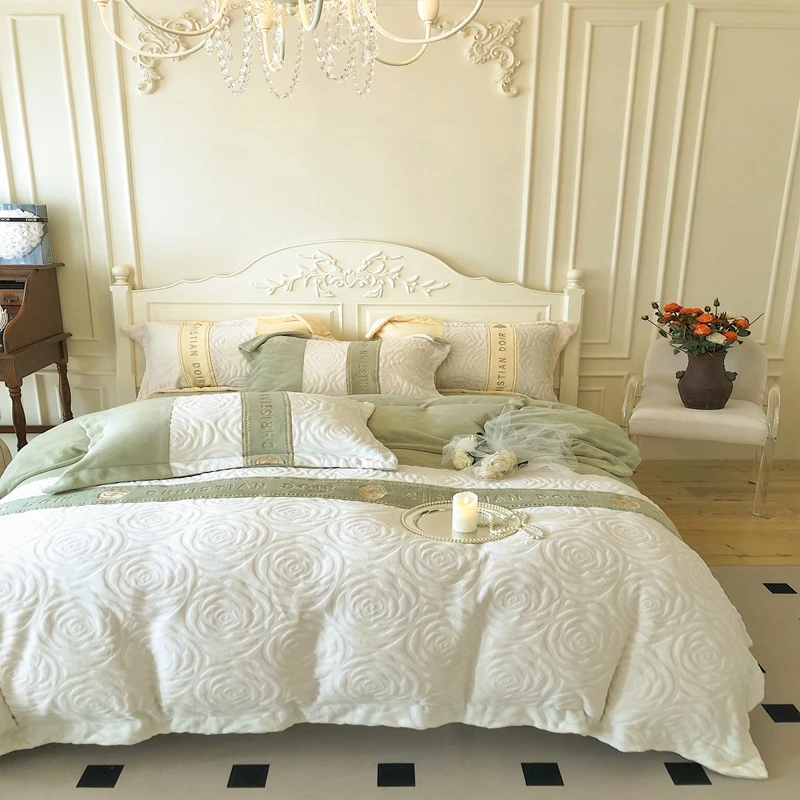 【美作师】新款全消光立体雕花刺绣牛奶绒四件套加厚轻奢加绒双面