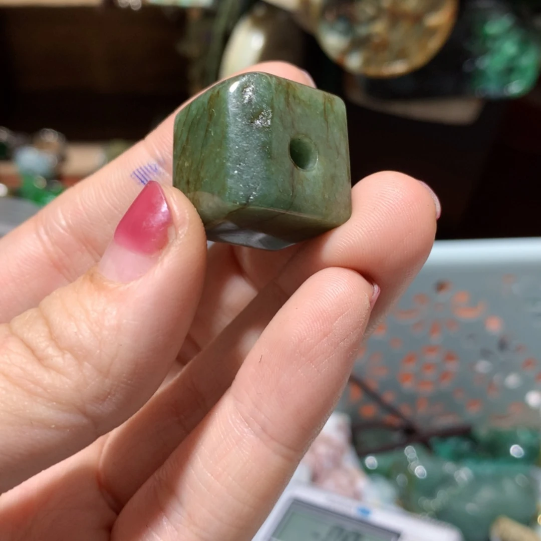 【闪购商品】翡翠颈饰未镶嵌