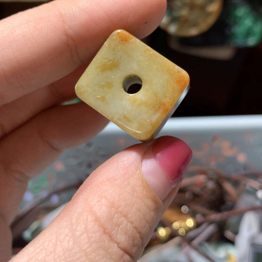 【闪购商品】翡翠颈饰未镶嵌